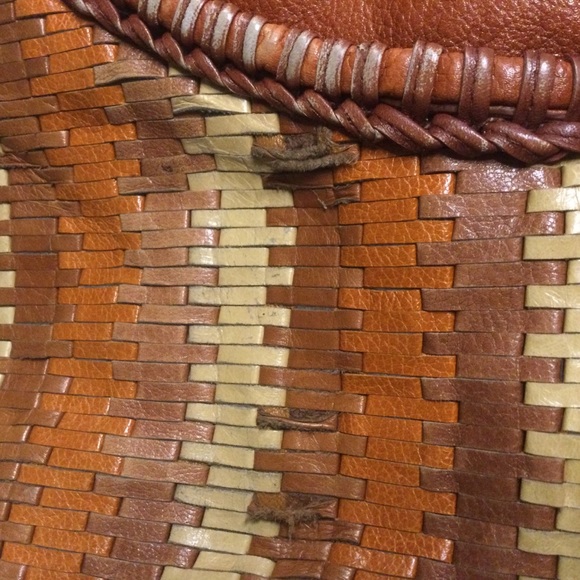 Isabella Fiore Authentic Woven Leather Shoulder Bag - Picture 11 of 16